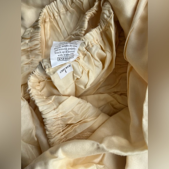 250 Thread Coun Sateen 100% KING Sheet Set Cream 3 Piece Fitted & 2 Pillow Cases - Picture 4 of 8